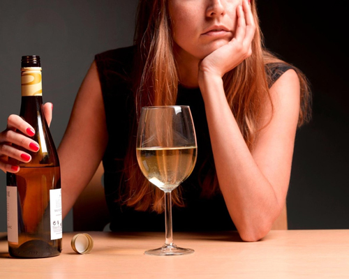Анонимное лечение женского алкоголизма в Гдове